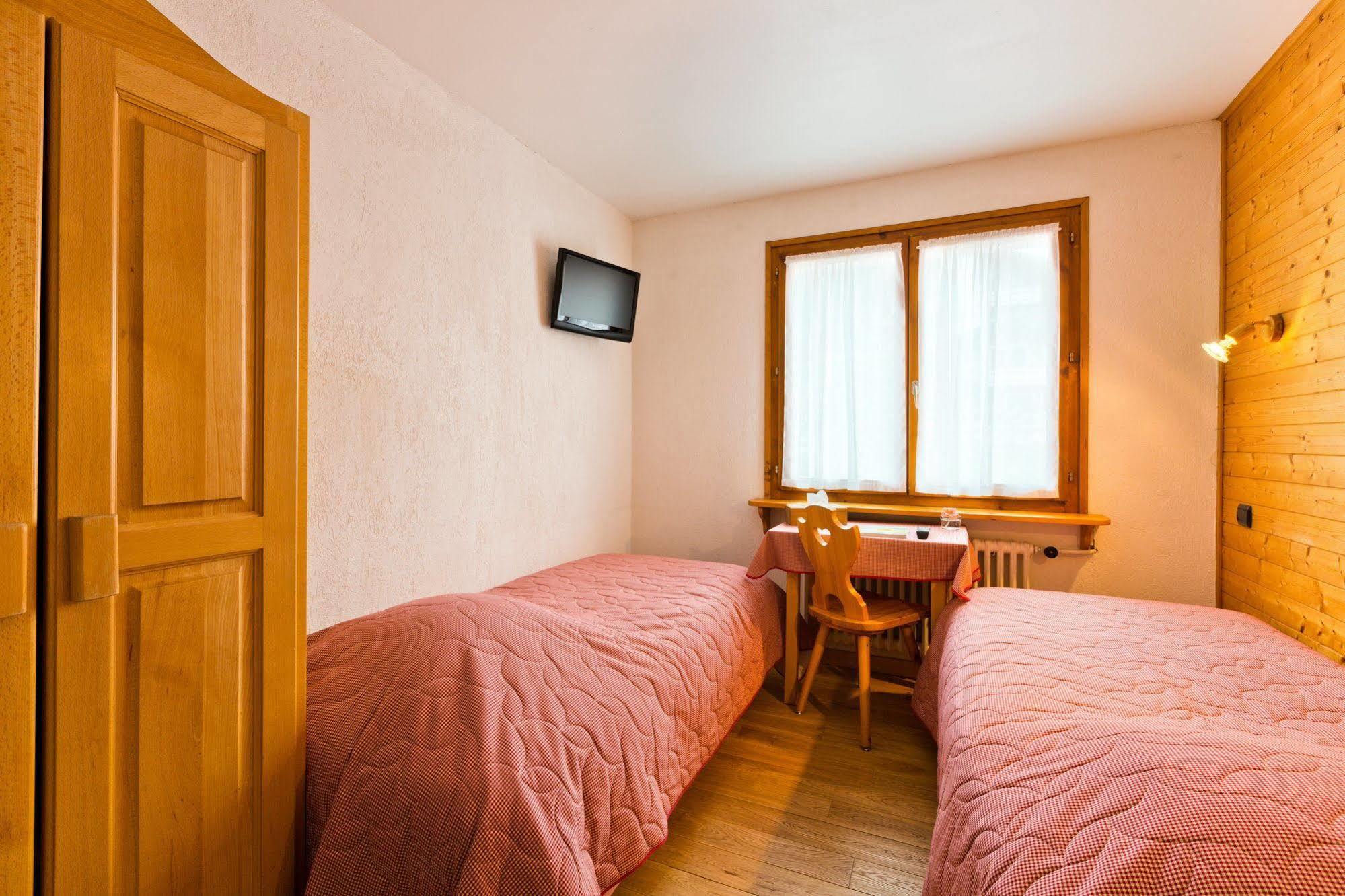 Le Roitelet Hotel Châtel Eksteriør billede