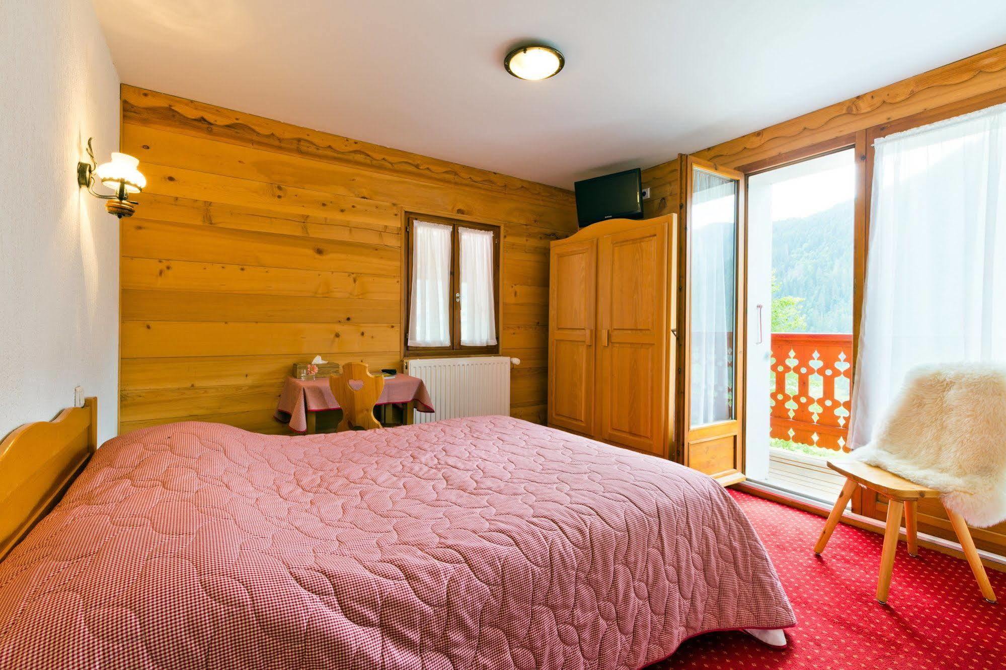 Le Roitelet Hotel Châtel Eksteriør billede
